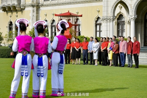 和媒体津津